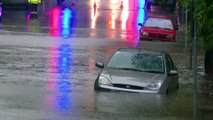 Flash flooding in Adelaide as thunderstorms lash state