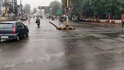 मौसम का बदला मिजाज, कई जगह हुई बारिश