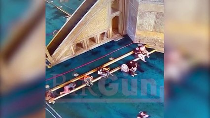 Camiye dönüştürülen Ayasofya dökülüyor: Beton parçalarının düştüğü görüntüler ortaya çıktı