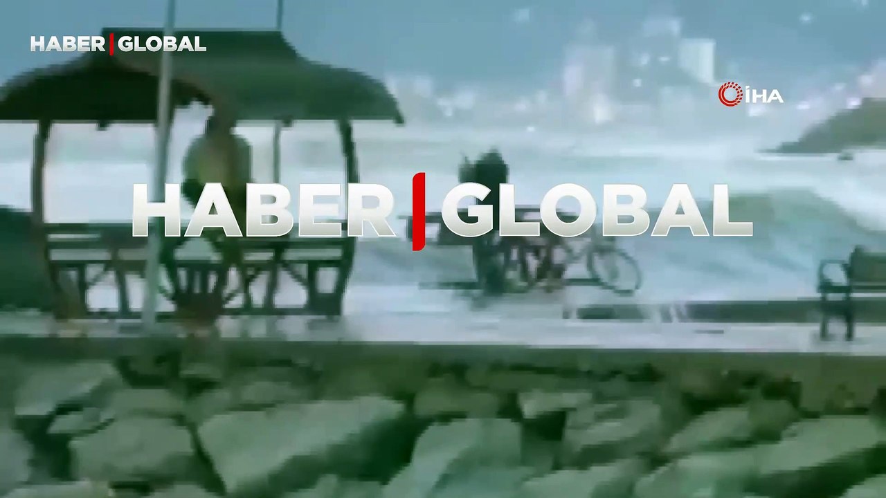 Dalgalar arasında fotoğrafını çekerken az kalsın ölüme gidiyordu! ''Dalga beni vurunca takla attım''