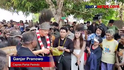 Momen Ganjar Pranowo Mencicipi Sagu Sep Khas Papua, Didampingi Thariq Halilintar dan Masyarakat Merauke