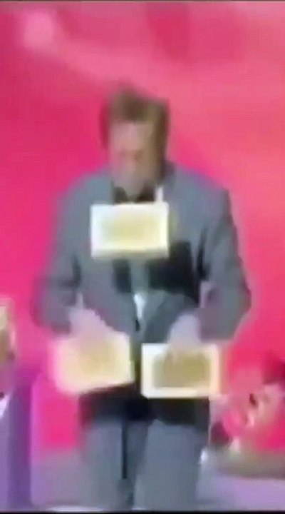 When Using 2 Hands Looks Like 3 Hands #shorts #viral #shortsvideo #video #innovationhub