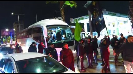 I palestinesi liberarti da Israele festeggiano a Ramallah
