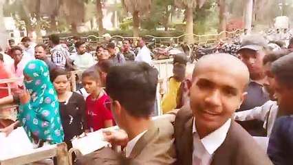 भारत-आस्ट्रेलिया टी-20 मैच की टिकट के लिए स्टूडेंट्स की लगी लंबी लाइन, देखें वीडियो