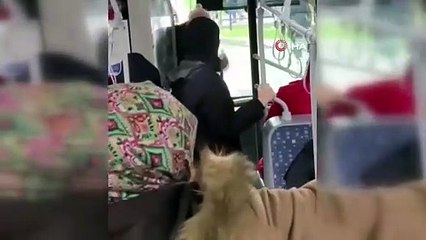 Şoför otobüsü durdurup yolcuyla bağıra çağıra kavgaya başladı! "Kimsin lan"