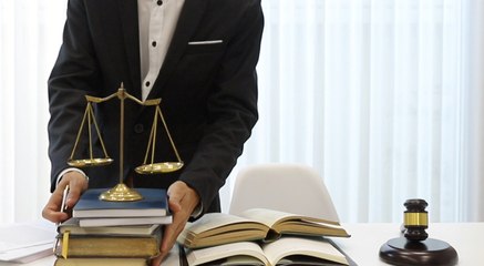 تعرَّف على "قانوني في عونك".. الخدمة القانونية من وزارة العدل