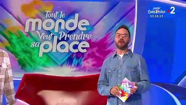 Jarry présente une émission spéciale de Tout le monde veut prendre sa place consacrée à l'Eurovision Junior le lundi 27 novembre 2023