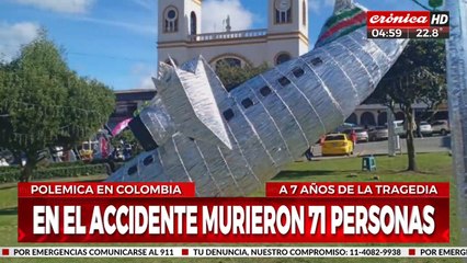 Decoración polémica: homenajearon al Chapecoense con adorno que simula un avión estrellado