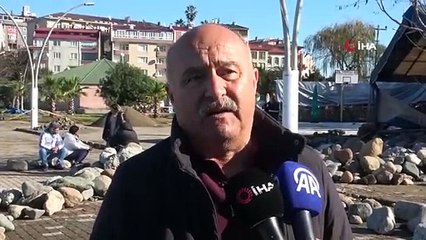 Tirebolu'da Fırtına Sonucu Oluşan Dev Dalgaların Yol Açtığı Hasar Gideriliyor