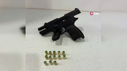 Büyükçekmece’de sokak ortasında havaya ateş eden çocuk yakalandı