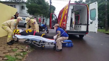 Motociclista fica ferido após colisão entre Fiesta e Yamaha Factor no Bairro Parque Verde