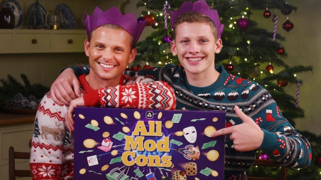 Brits need to be extra vigilant for festive fraudsters – as ‘purchase scams’ peak at the back end of the year