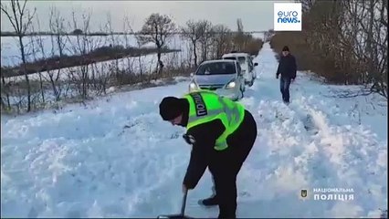 Снегопад и шторм в Украине