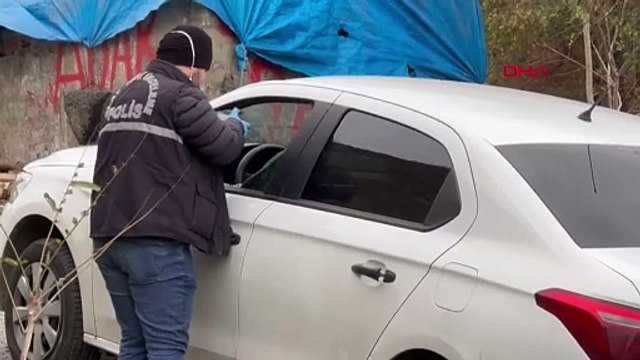 Arnavutköy'de Terk Edilmiş Otomobilde Kurşun İzleri Bulundu