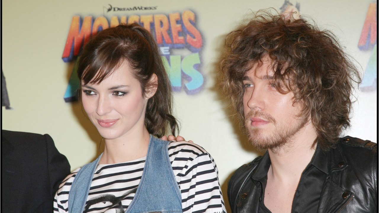 GALA VIDEO - Louise Bourgoin : pourquoi elle a été “traumatisée” par sa relation avec Julien Doré