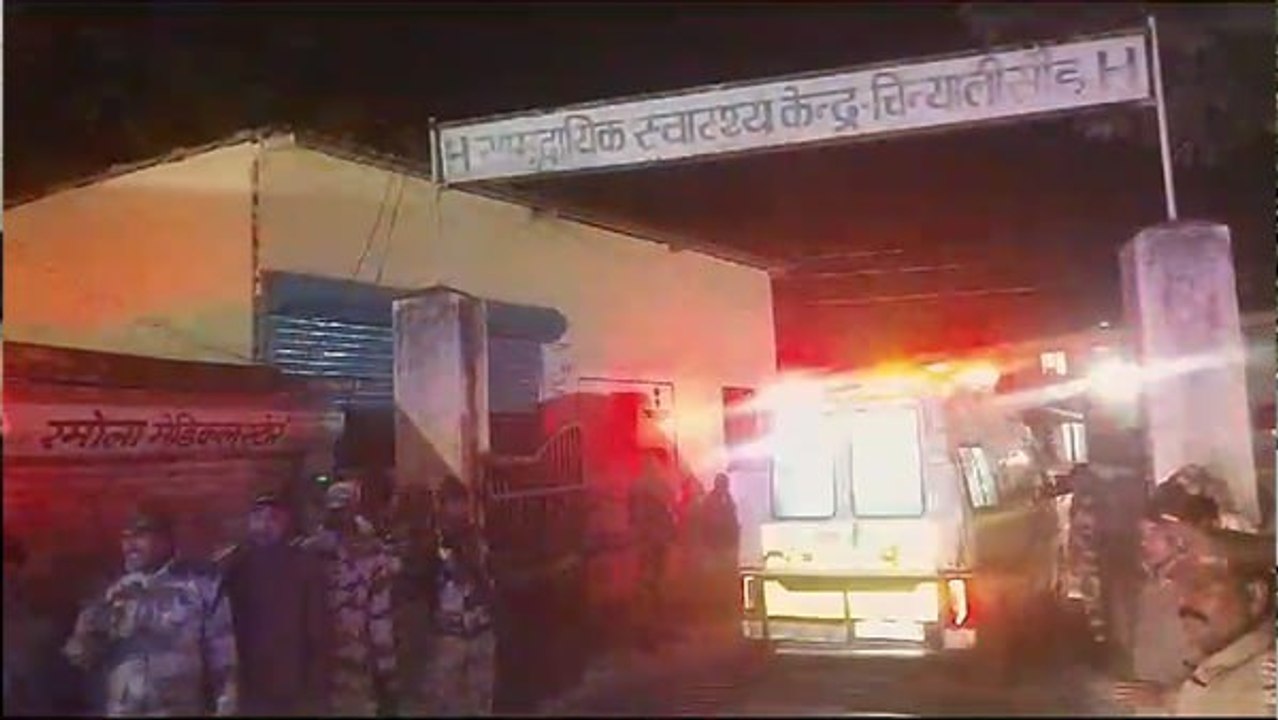 सफलतापूर्वक बचाए गए 41 श्रमिकों को प्राथमिक चिकित्सा उपचार के लिए चिन्यालीसौड़ में लाया जा रहा है