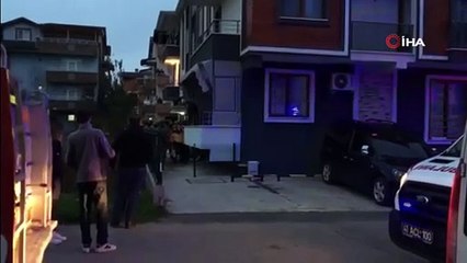 Korku dolu anlar- Odaya kilitleyip dövdüğü babasını rehin aldı