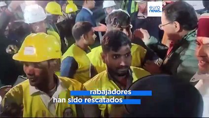 Rescatados con éxito los 41 trabajadores que permanecían atrapados en un túnel en la India