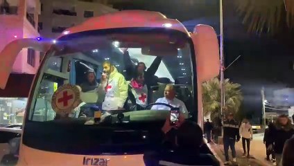 وصول الدفعة الخامسة من الأسرى الفلسطينيين