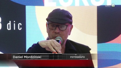 Daniel Mordzinski “el fotógrafo de los escritores” charla con Juan Villoro en la FIL 2023