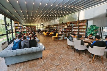 Gaziosmanpaşa Belediyesi, gençlere kitaplı kahve hizmeti sunuyor