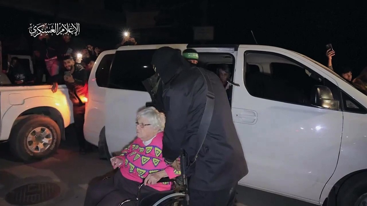 Reféns libertados são levados a hospital