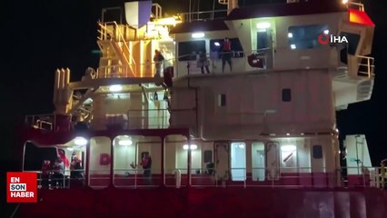 İstanbul'da kimyasal tanker gemisi fırtına nedeniyle karaya oturdu