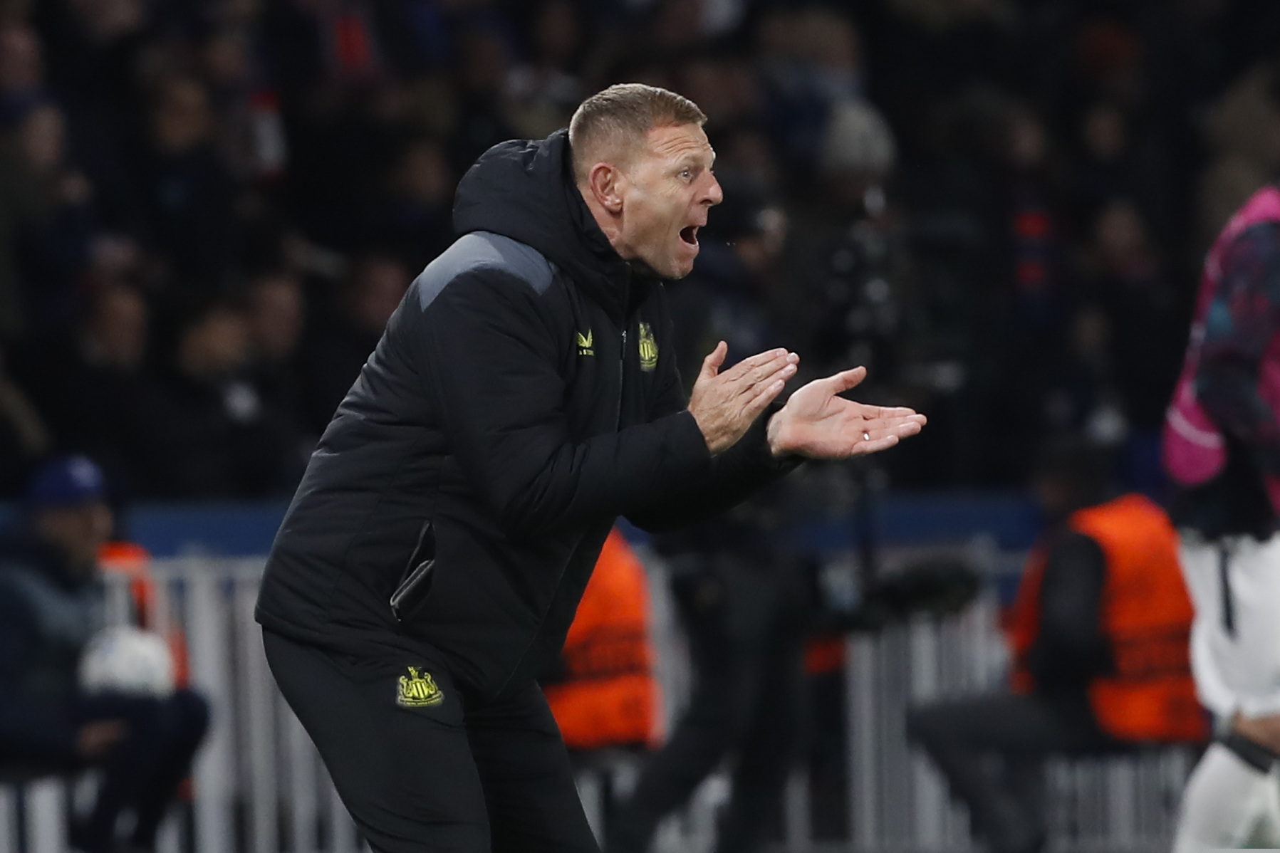 Howe fumes at controversial penalty given to PSG