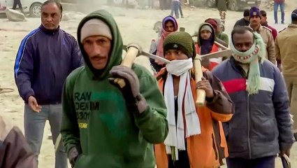 'Rat miners' rescue 41 men from India tunnel after machines failed