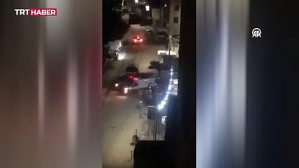 İsrail güçleri, yaralı Filistinliyi ambulansın içinde gözaltına aldı