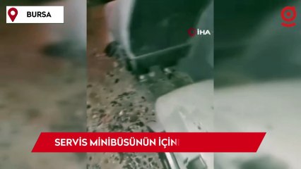 Fırtınada servis minibüsünün içine evin bacası düştü