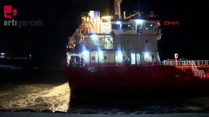 İstanbul'da fırtına: Zeytinburnu açıklarında tanker karaya oturdu