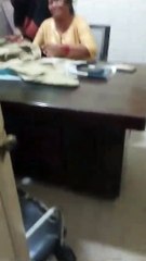 Video: महिला अधीक्षक का रोते हुए VIDEO,चेयरमैन पर लगाया आरोप