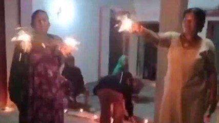 टनल से बाहर आये श्रावस्ती के 6 मजदूर,परिजनों ने खूब जलाए पटाखे,सरकार से कही बड़ी बात