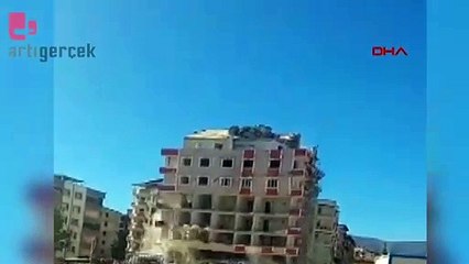 Antep’te ağır hasarlı 7 katlı bina, yıkım sırasında çöktü