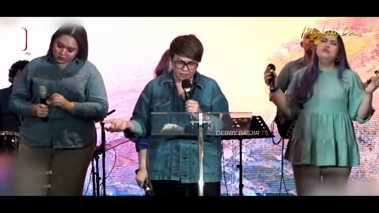 Melayani dengan ketulusan - Debby Basjir #debbybasjir
