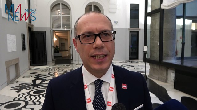 Francesco Mascolo, amministratore delegato di MM, spiega come funzioner? l'impianto di riscaldamento del palazzo del Demanio in corso Monforte