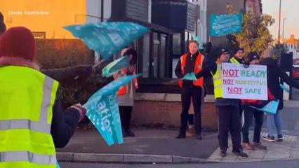 Teacher Strike Continues: Inside the Reasons Behind Oasis Academy Staff's Protest ✊