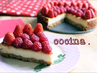 Deliciosa Cheesecake con Fresas y Frambuesas 🍓 - Receta Fácil y Cremosa