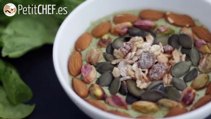 Smoothie bowl de kiwi, menta y espinacas