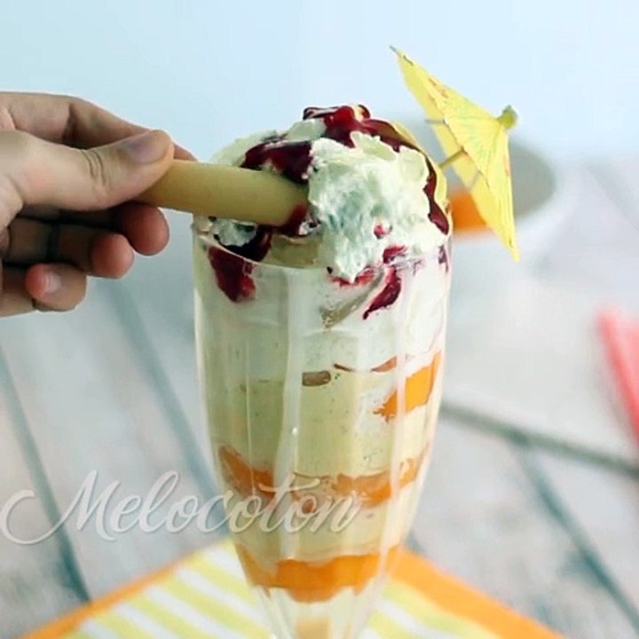 Melocotón melba, helado de vainilla con melocotón