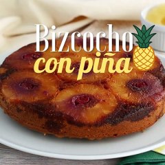 Bizcocho con piña y cerezas