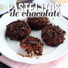 Pastelitos de chocolate y merengue