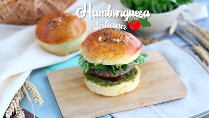 Hamburguesa italiana con pesto, tomates secos y mozzarella