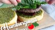 Hamburguesa italiana con pesto, tomates secos y mozzarella