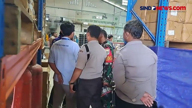 Unjuk Rasa Buruh Ricuh Usai Massa Aksi Sweeping Pabrik di Tangerang
