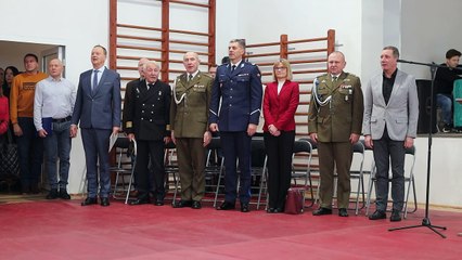 Ślubowanie klas mundurowych w ZSZ im. Sandora Petofi w Ostródzie