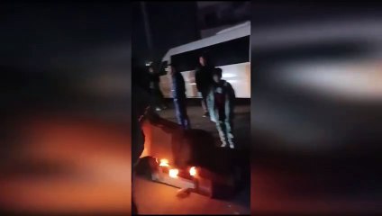 Urfa'da elektrik kesintileri yol kapattırdı, muhtar DEDAŞ'a isyan etti