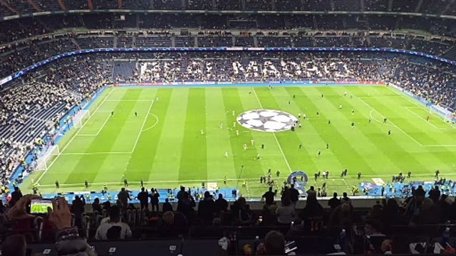 ¡Salen a calentar Real Madrid y Nápoles sobre el césped del Santiago Bernabéu!