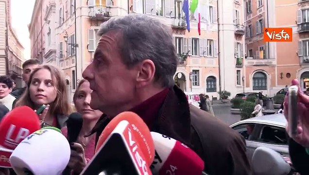 Caso Delmastro, Calenda: Siamo garantisti, non deve dimettersi solo per un rinvio a giudizio